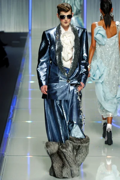 Look 12